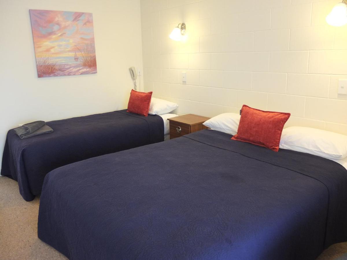 Colonial Court Motel เคมบริดจ์ ภายนอก รูปภาพ